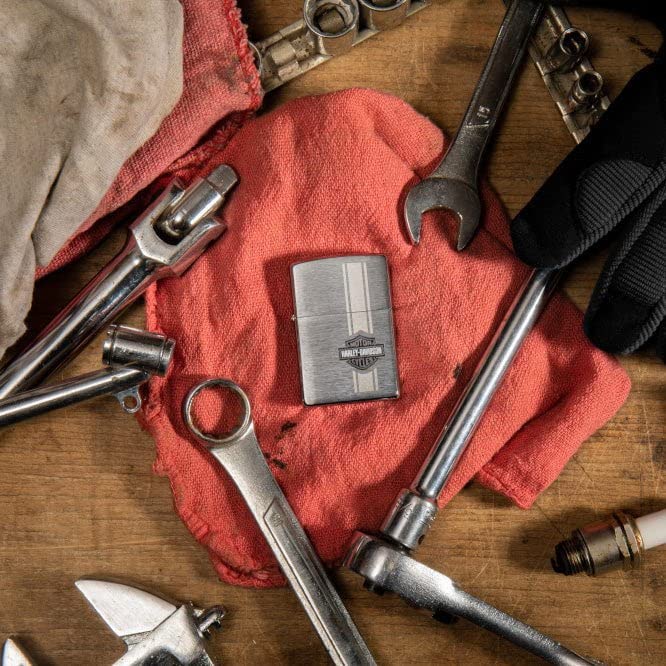 Personalized Zippo Harleey-Daviddson Windproof Oil Lighter Engraving - Christmas, Halloween & Valentines Day Gift (Silver Eng)